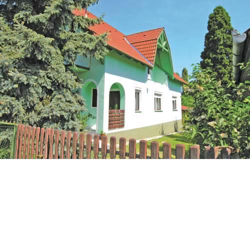 Holiday home Majus 1. utca-Balatonlelle
