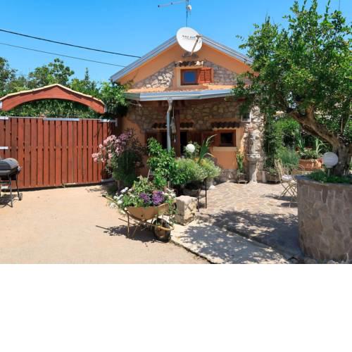 Holiday Home Maria (MLK171)