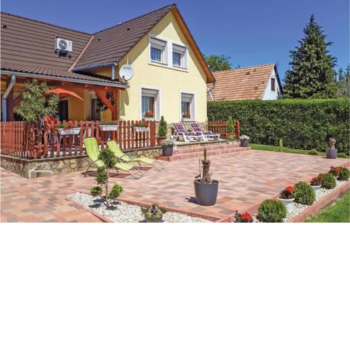 Holiday home Nyár U.-Balatongyörök