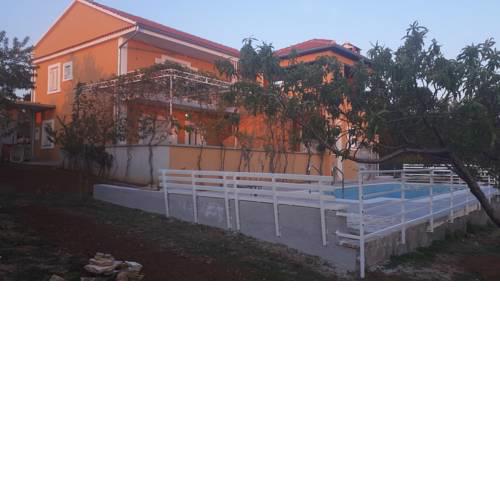 holiday home on gino estate