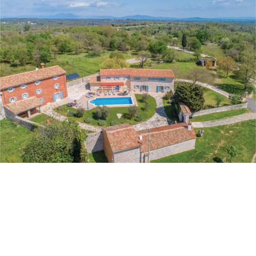 Holiday home Orihi V
