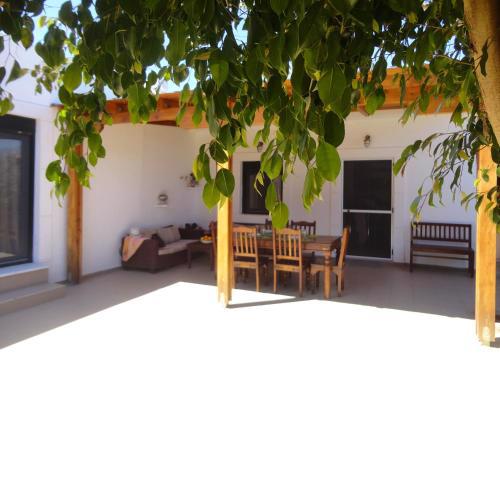 Holiday home Sea Breeze with huge garden
