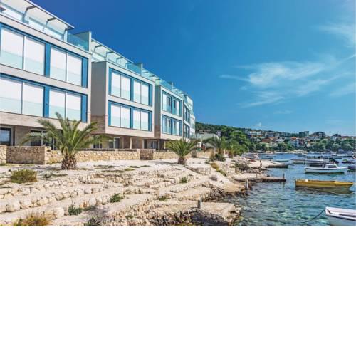 Holiday Home Trogir with Hot Tub IV