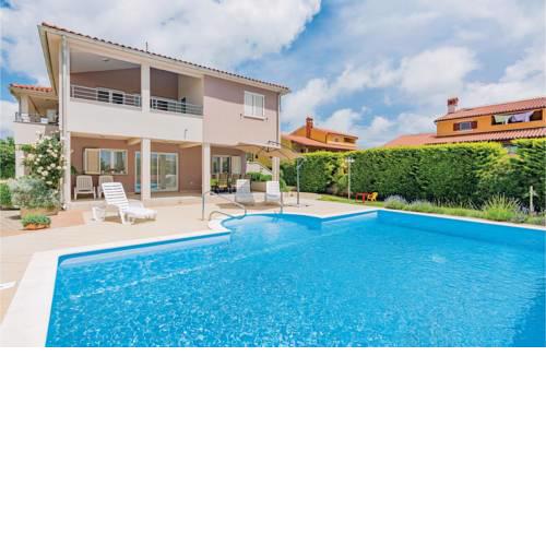 Holiday home Ulica 1.maja VI