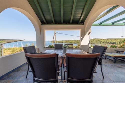 Holiday Home Veli Rat (3559)