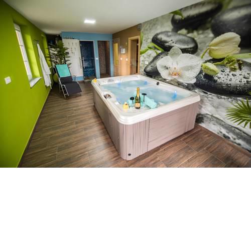 Holiday Home with Hot tub and Sauna Sabina
