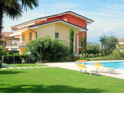 Holiday home with Nicely Decorated Interior near lake Garda