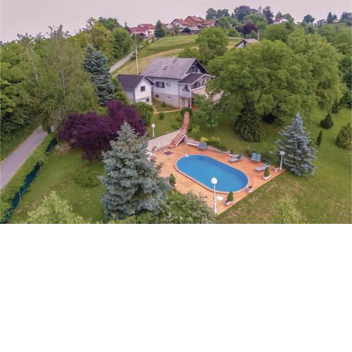 Holiday Home with Pool near VaraÅ¾din
