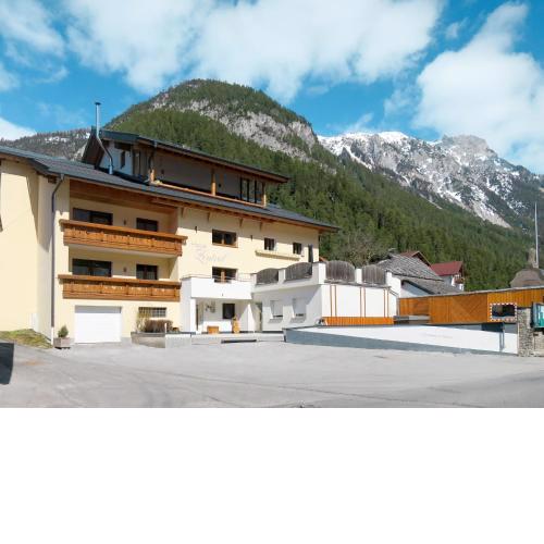 Holiday Home Zentral by Interhome