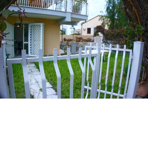 Holiday House - Enjoy Your Times!