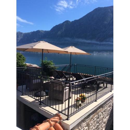 Holiday house & apartment Markovic