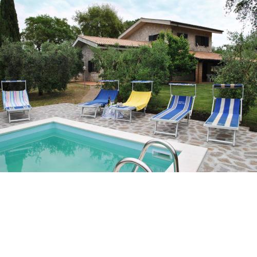 Holiday house for 8 persons with pool