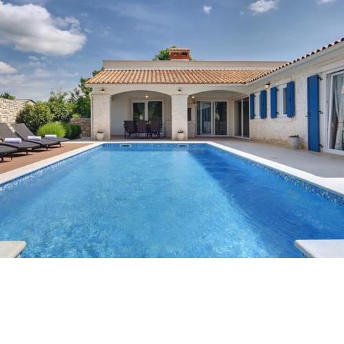 Holiday house in Nedescina with Terrace, Air conditioning, Wi-Fi, Washing machine (4816-1)