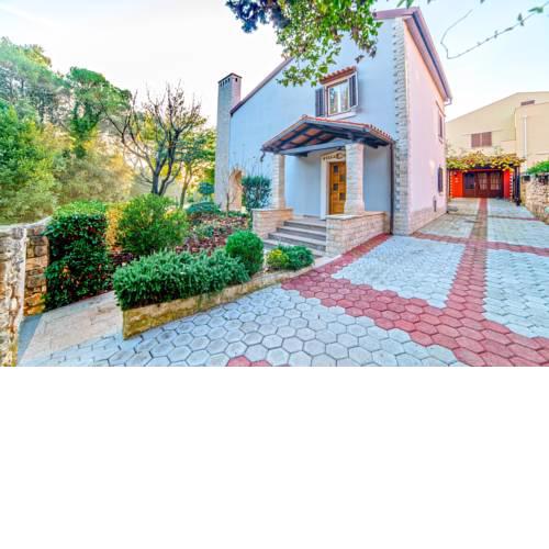 Holiday House Nada