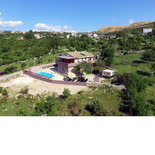 Holiday house Rovanjska for 8 persons with pool