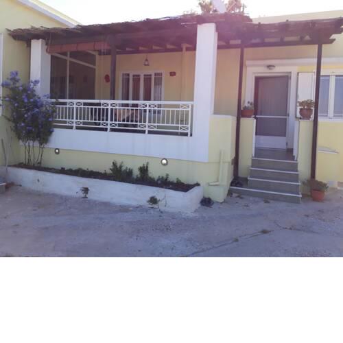 HOLIDAY HOUSE SYROS