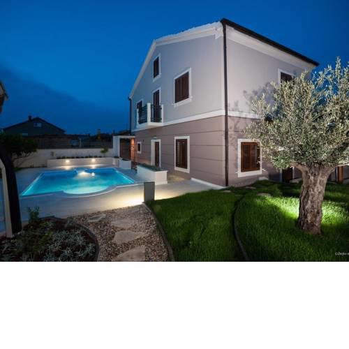 Holiday house with a swimming pool Preko (Ugljan) - 14707