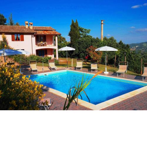 Holiday house with pool near the sea and mountains beautiful views