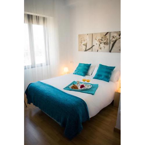 Holidays2Malaga Heredia 3 bedroom opposite Malaga Port