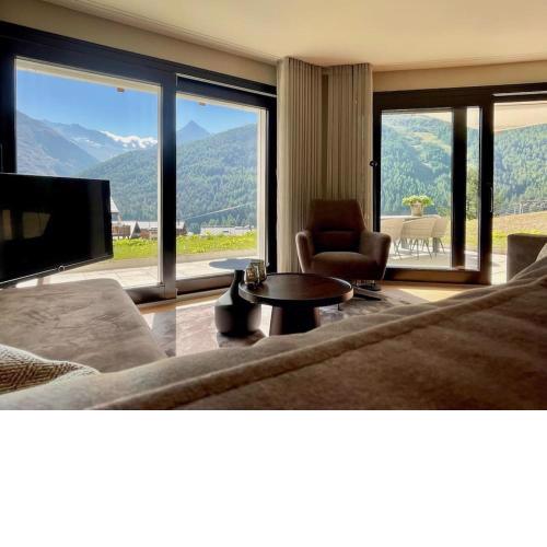 Hollywood 1 - A luxury, comfortable and spacious apartment located directly on the slopes!