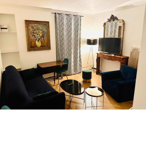 Home Sweet Home Champs de Mars