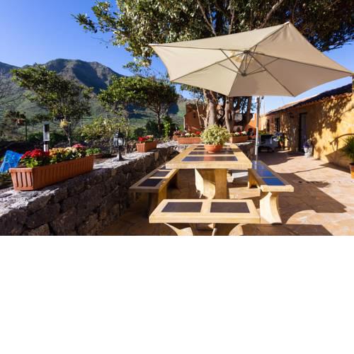 Home2Book Rustic House El Palmar