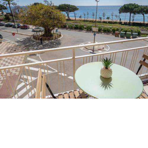 HomeHolidaysRentals Eiffel - Costa Barcelona