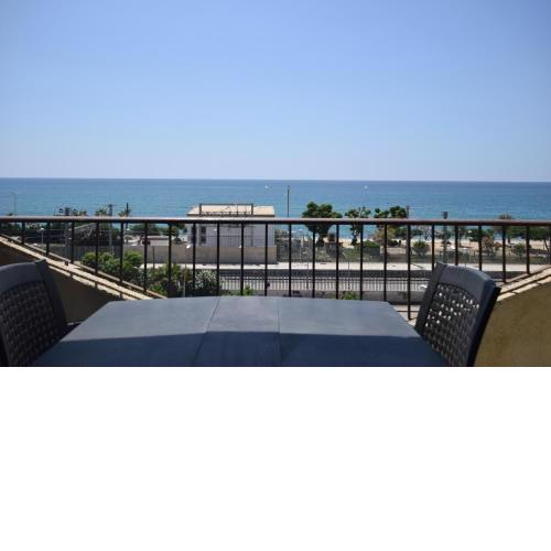 HomeHolidaysRentals Lluria