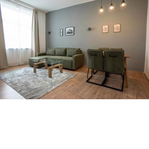 Homely 40m Apt, King-Size Bed, Next To Downtown