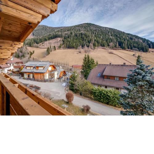 Homely Apartment in Bad Kleinkirchheim with Swimming Pool