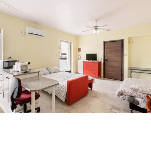 Homely Apartment in Piraeus with Balcony
