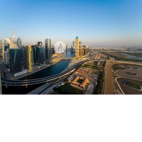 Homely Apartment with Canal and Burj Khalifa view