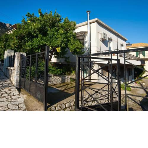 Homely Holiday Home in Sernikaki with Balcony