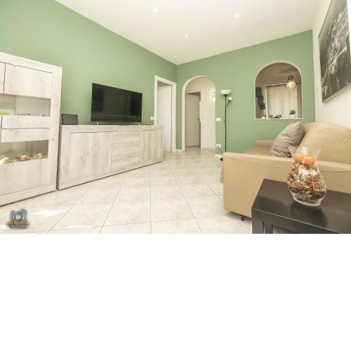 Homes in Genoa - Young Apartment