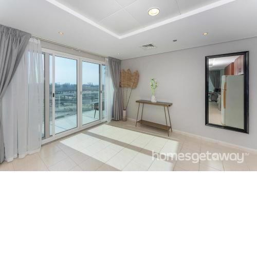 HomesGetaway -1BR Brand New Apartment in JLT Lake View