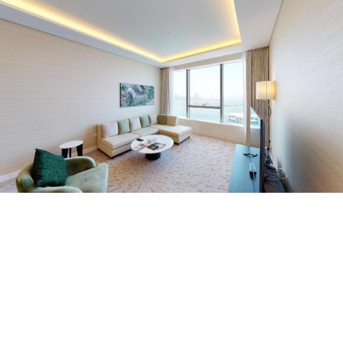 Hometown Apartments - High Floor with Sea View 1 Bed Apt in Palm