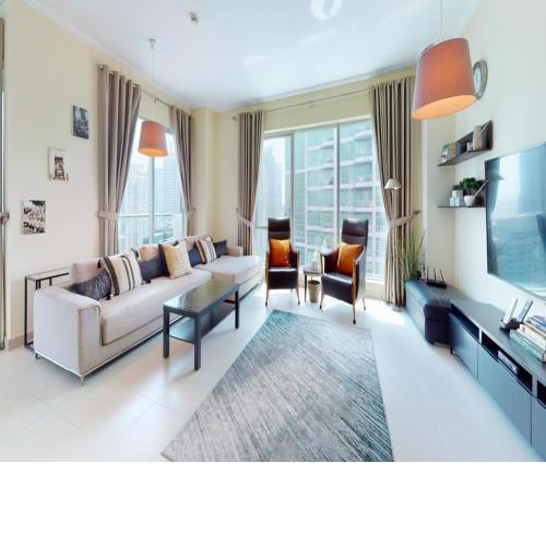 Hometown Apartments - Modern Spacious 2 BR Apartment in Marina