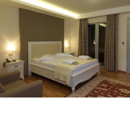Hondos Classic Hotel & Spa