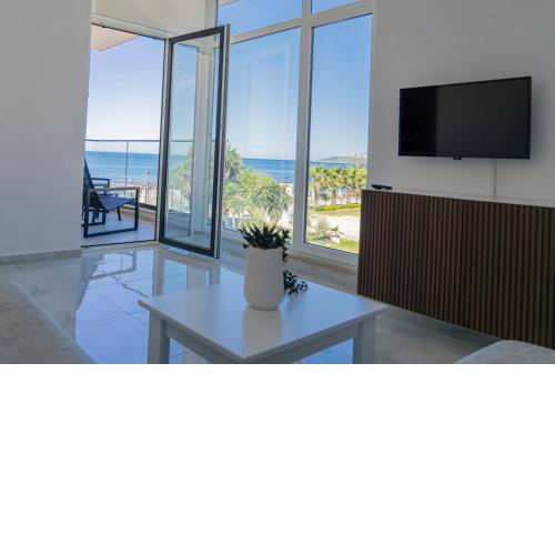 Horizon Residence - Beachfront Apartments