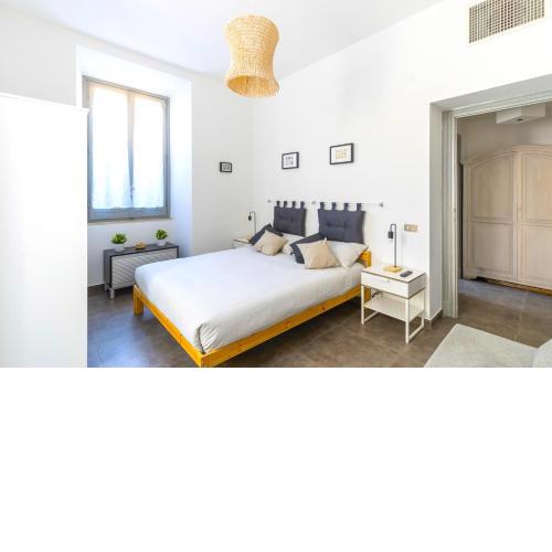 Hostly - Nicole Apartment Volturno - Full Rome Center