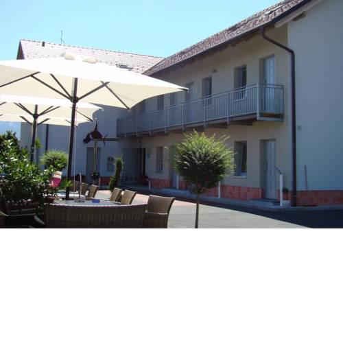 Hotel 365