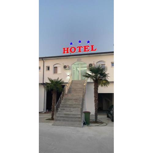 Hotel A & V Dodani