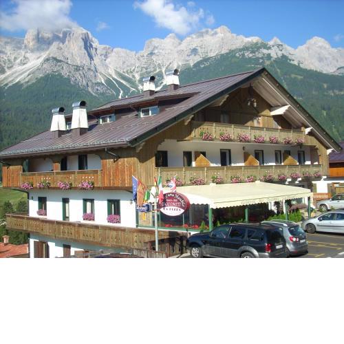 HOTEL DOLOMITI di De Martin D Oscar