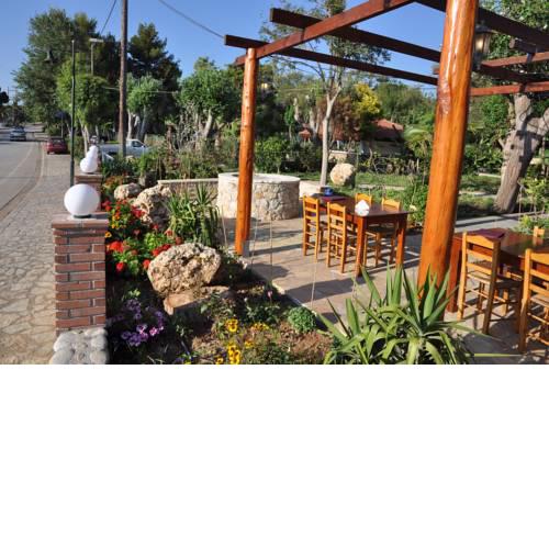 Hotel Dougas