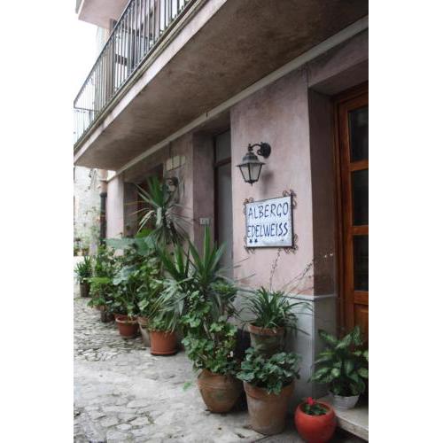 Hotel Edelweiss