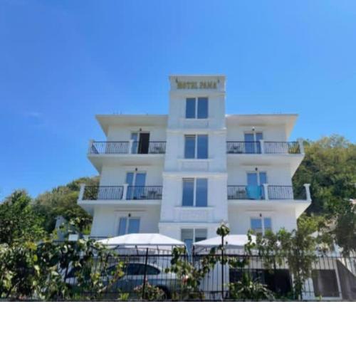 Hotel Fama