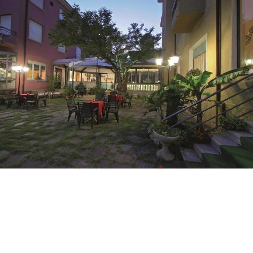 Hotel Flora