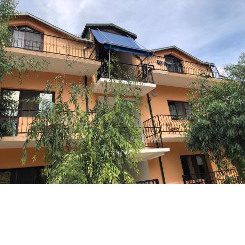 Hotel Gjinaj