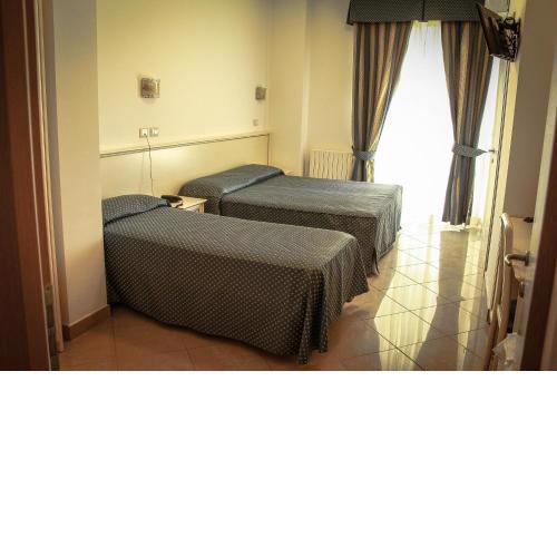 Hotel Holiday