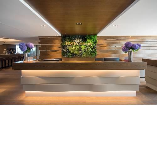 Hotel Illuster